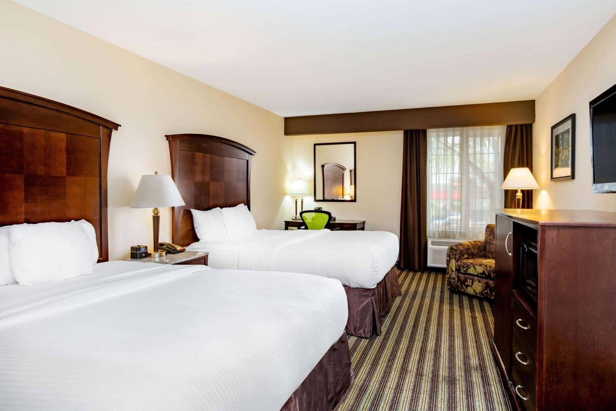 La Quinta By Wyndham Fowler Hotel Ngoại thất bức ảnh