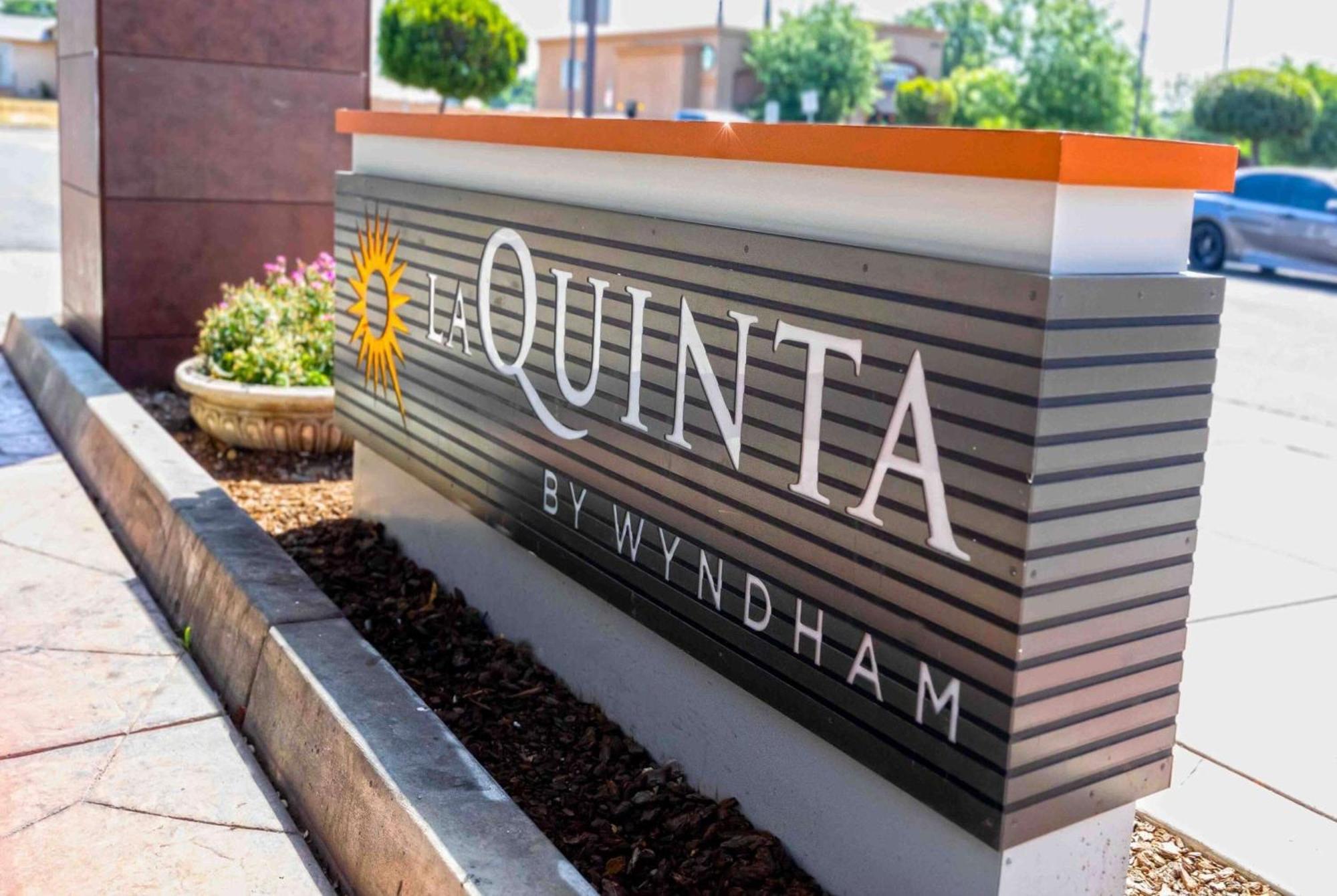 La Quinta By Wyndham Fowler Hotel Ngoại thất bức ảnh