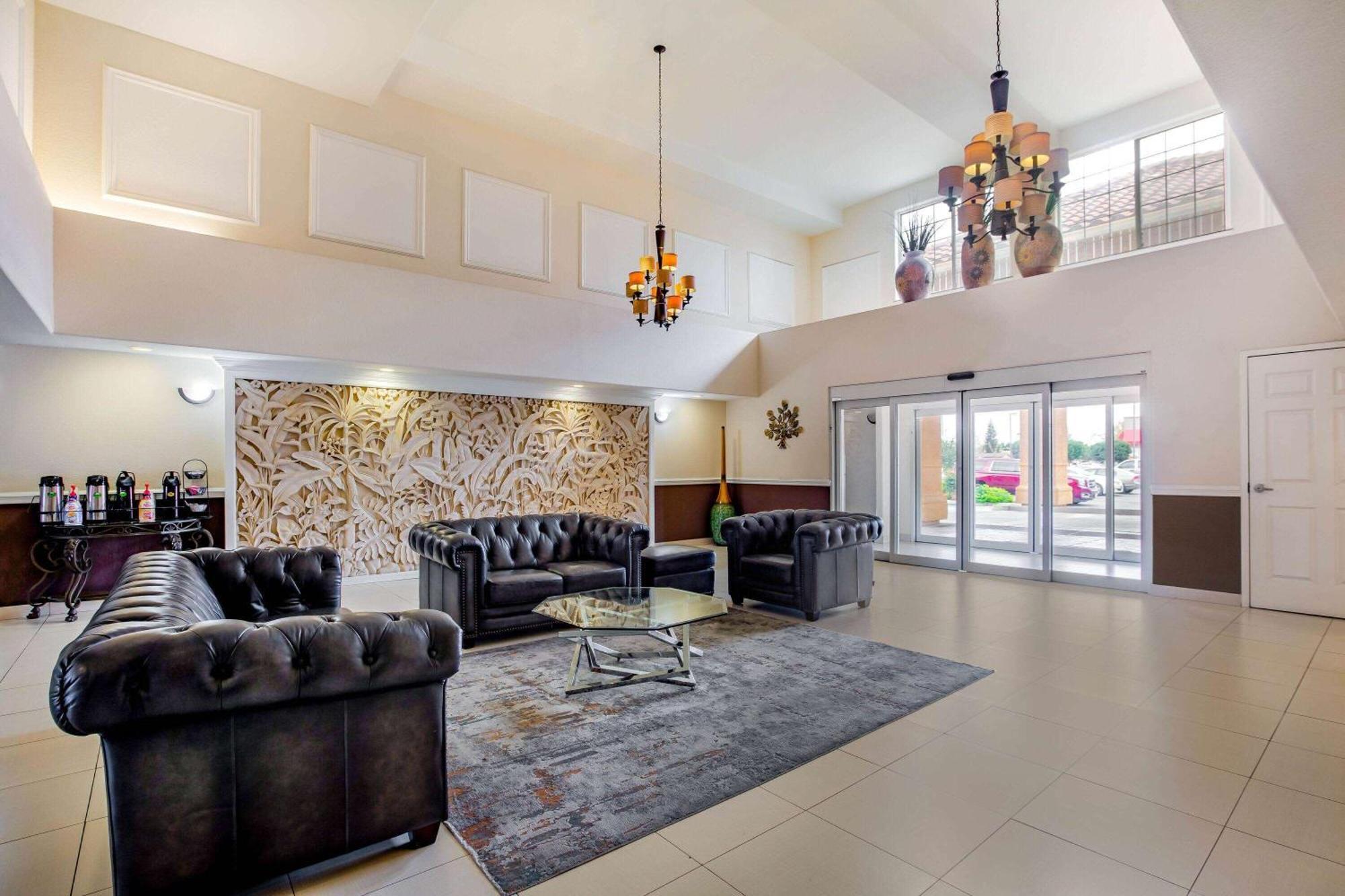La Quinta By Wyndham Fowler Hotel Ngoại thất bức ảnh